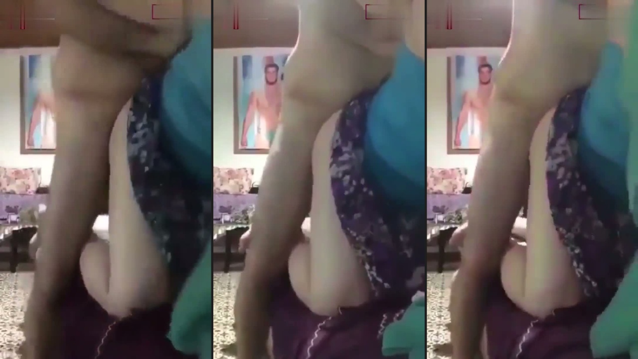 Karısıyla arkadaşını birlikte götürüyor biri yalıyor biri sikiliyor