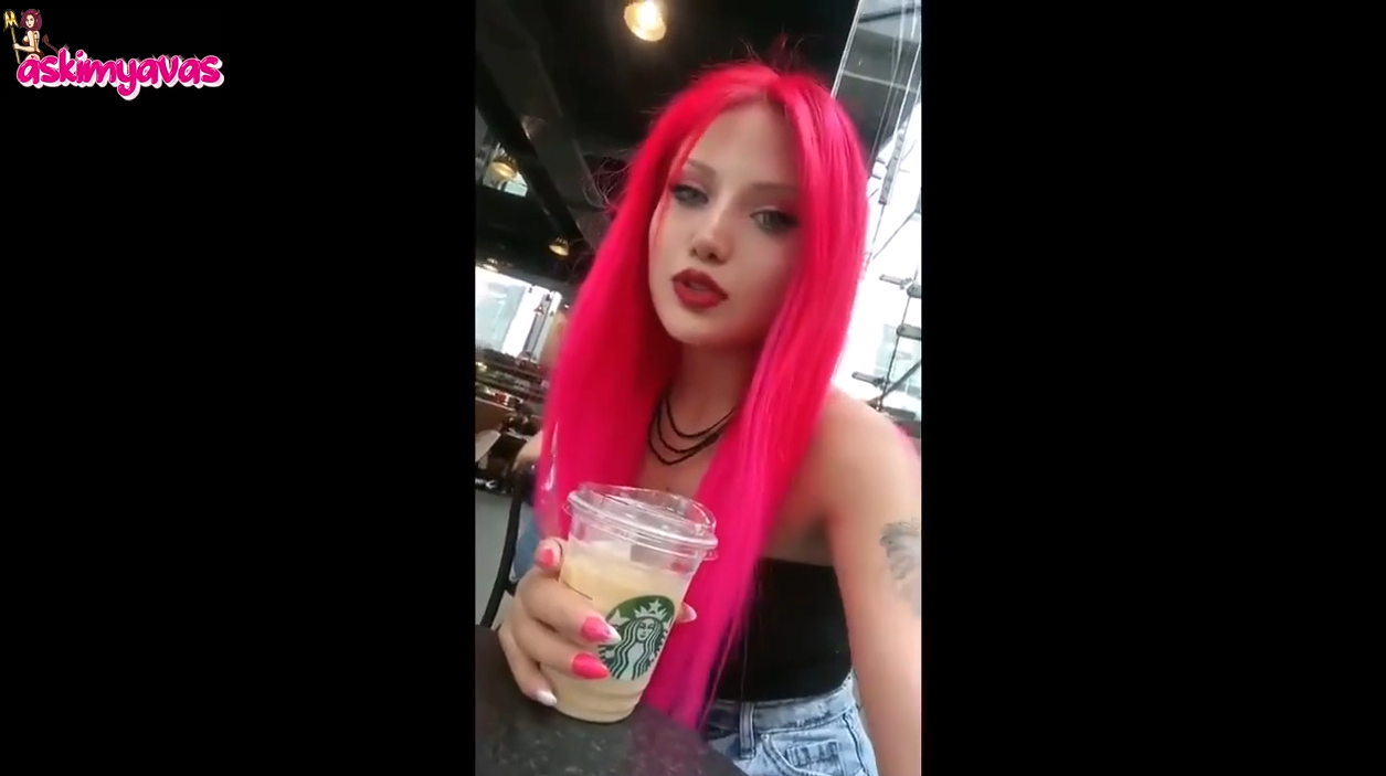Starbucks’ta takılan kızıl kaşar motorculara veriyor